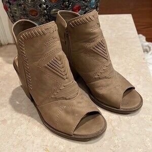 David Aaron shoes size 7 sandal bootie